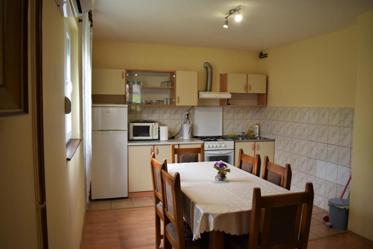Apartments Sabljak Rakovica Esterno foto