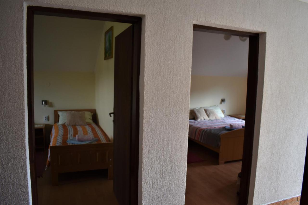 Apartments Sabljak Rakovica Esterno foto