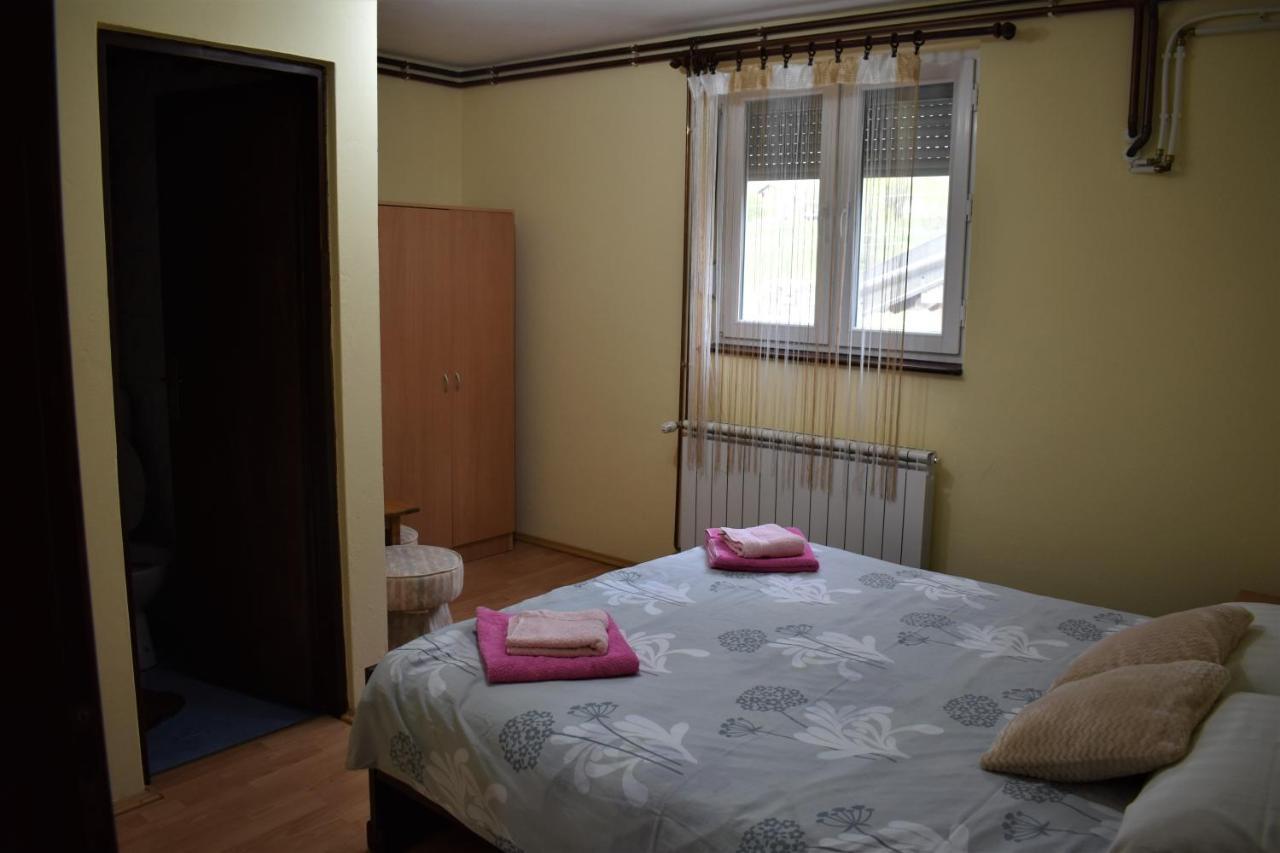 Apartments Sabljak Rakovica Esterno foto
